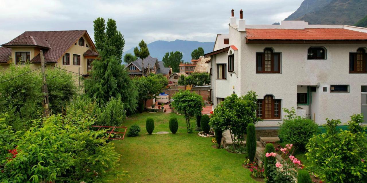 Hotel Peaceful Mornings Srinagar Екстер'єр фото