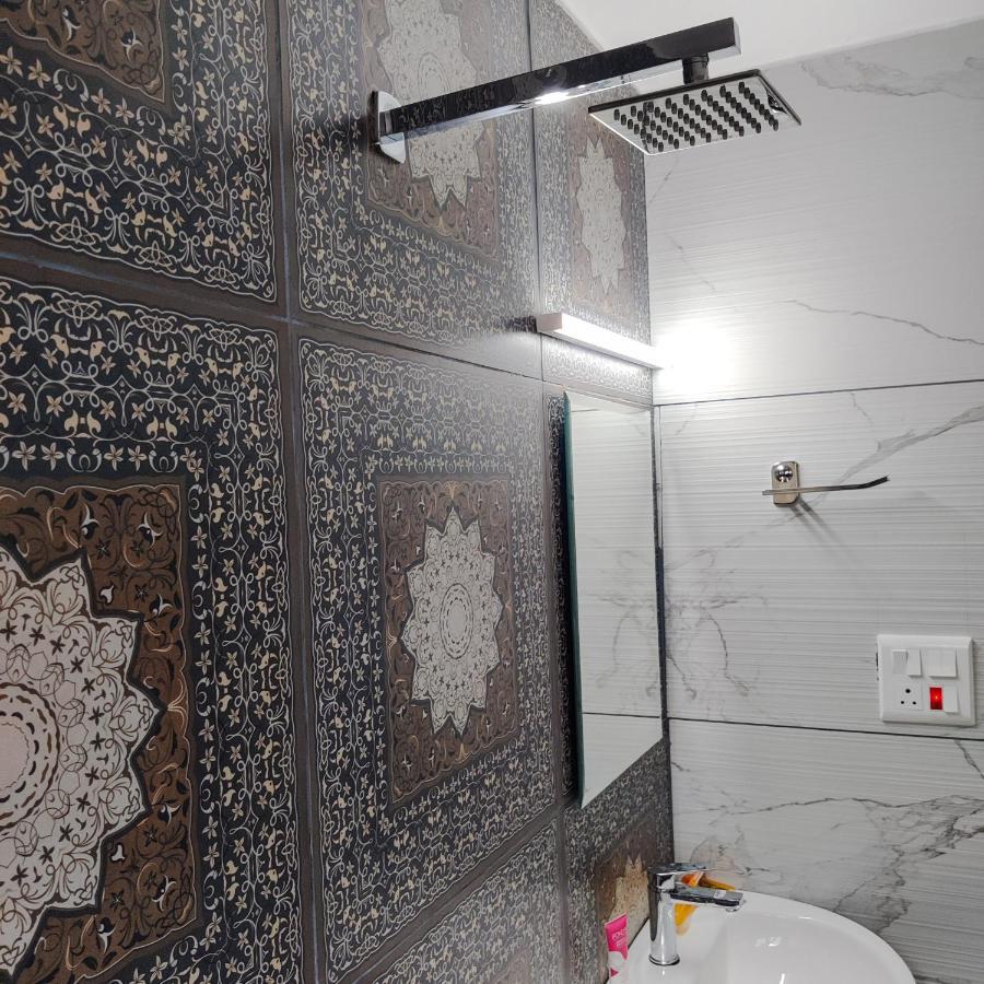 Hotel Peaceful Mornings Srinagar Екстер'єр фото
