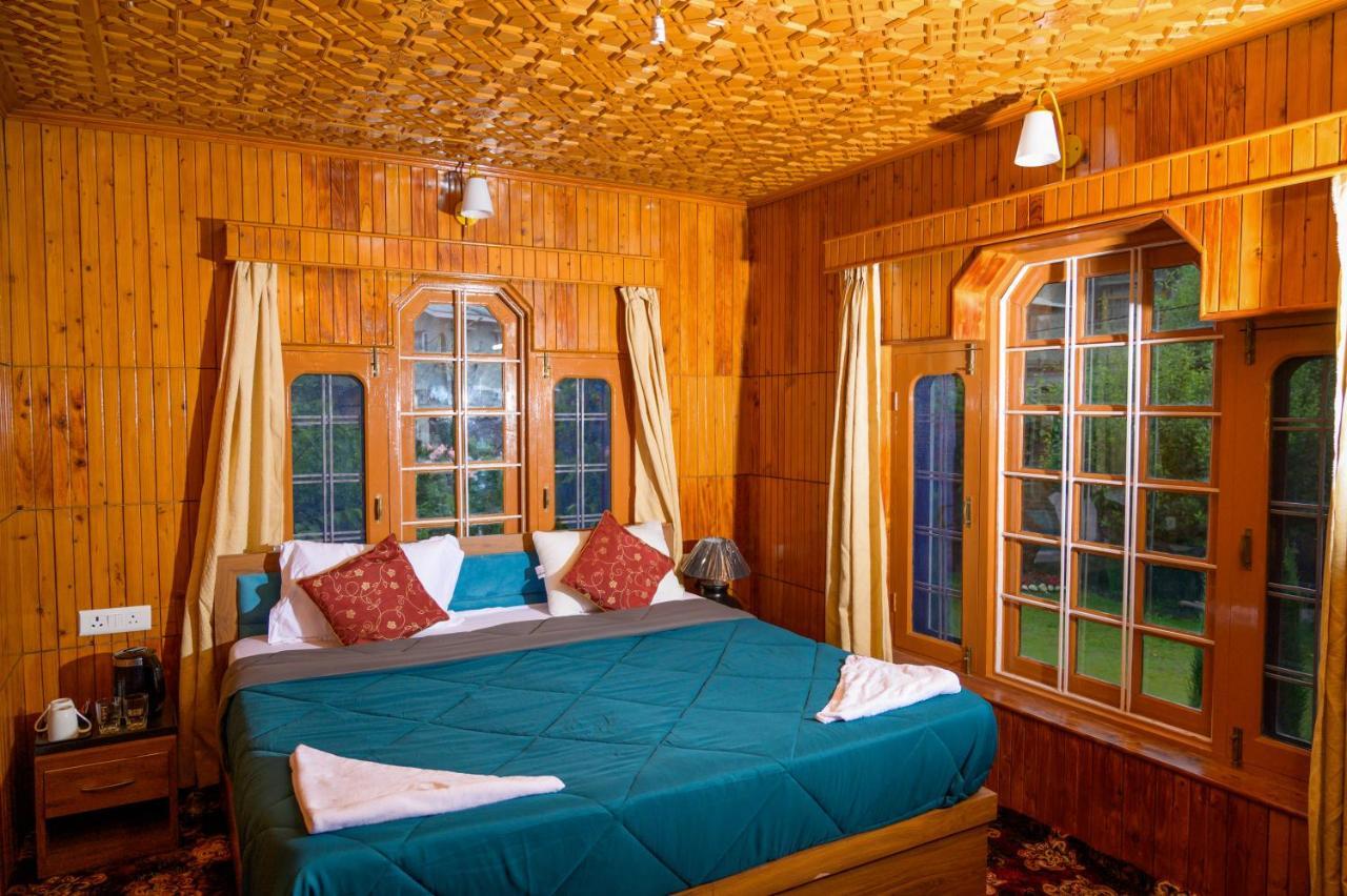 Hotel Peaceful Mornings Srinagar Екстер'єр фото