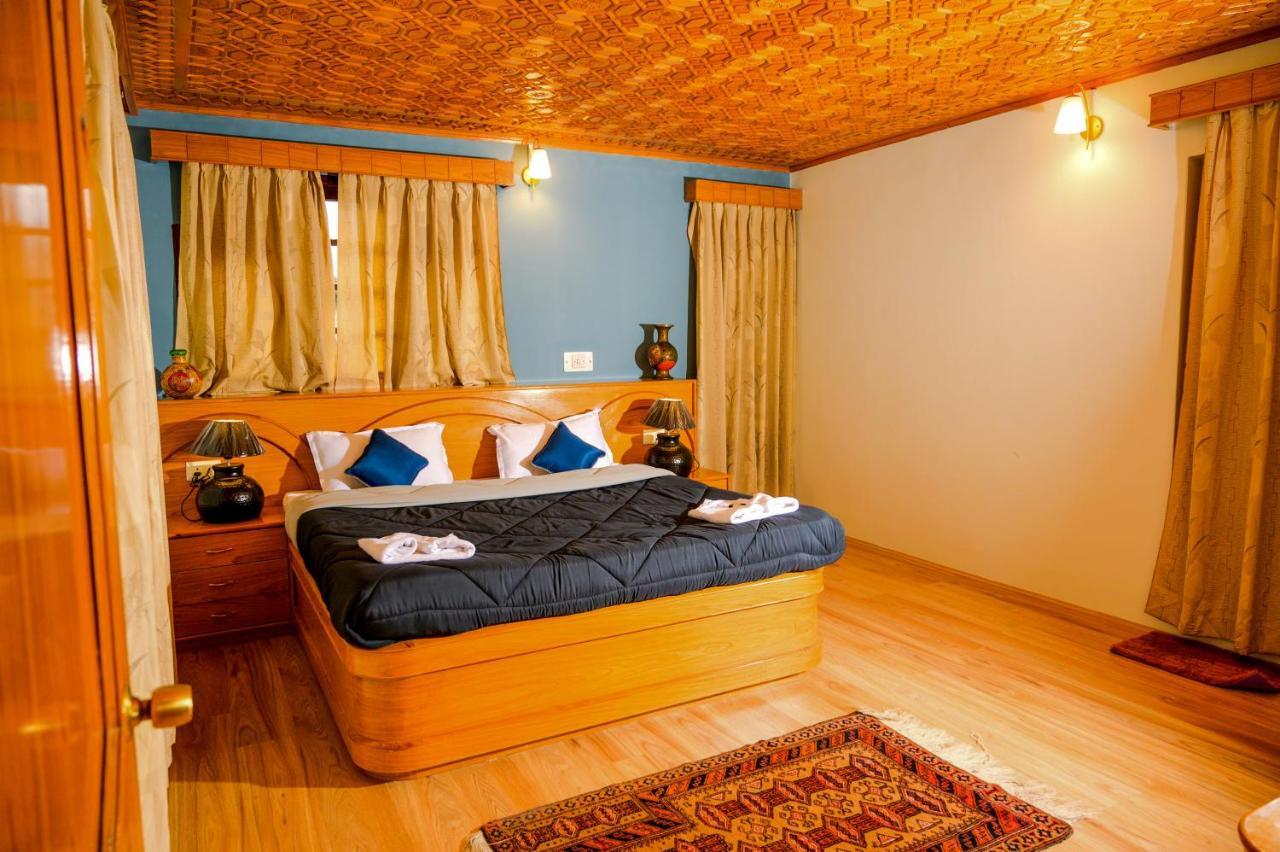 Hotel Peaceful Mornings Srinagar Екстер'єр фото